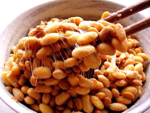 睡眠食物 纳豆拌饭有天然助眠作用 怕黏臭可吃坚果芝麻对抗失眠